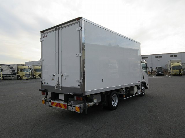 中古トラック いすゞ冷凍バン ＃3