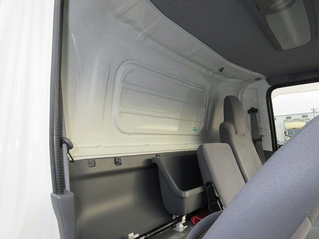 中古トラック いすゞ冷凍バン #22