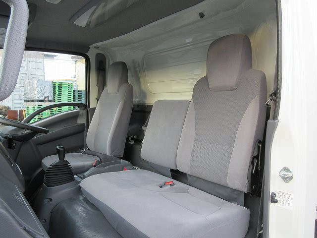 中古トラック いすゞ冷凍バン #23