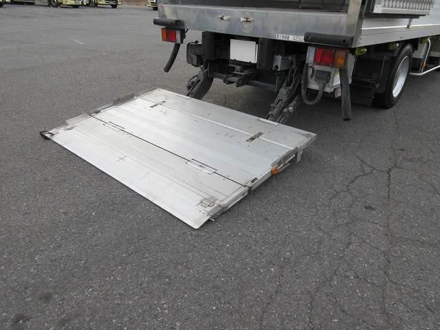 中古トラック いすゞ冷凍バン ＃7