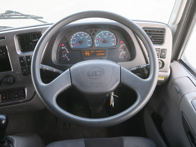 中古トラック UDトラックスアルミウィング ＃15