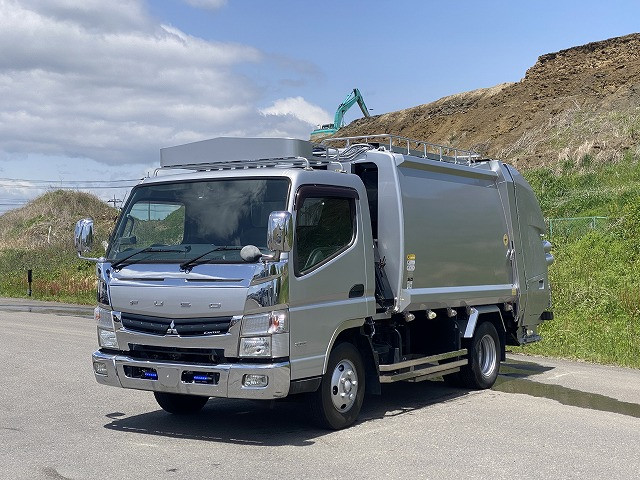  三菱ふそうパッカー車（塵芥車）