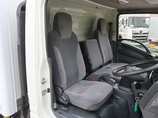 中古トラック いすゞ冷凍バン ＃15