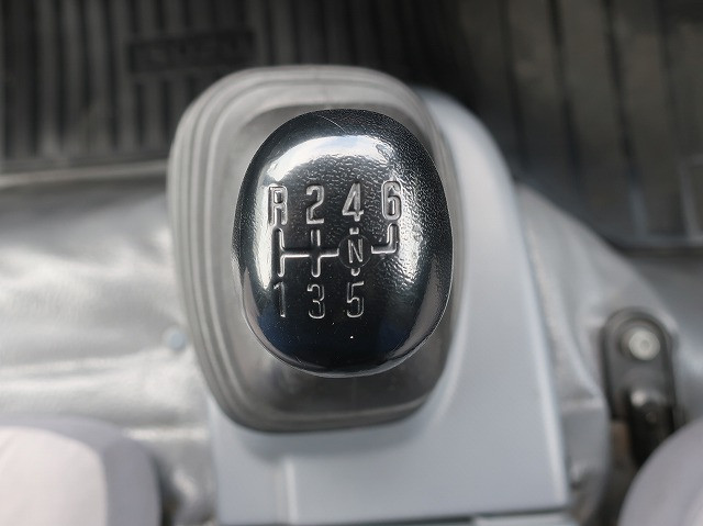 中古トラック いすゞ冷凍バン ＃19