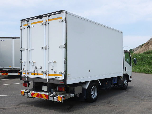 中古トラック いすゞ冷凍バン ＃3