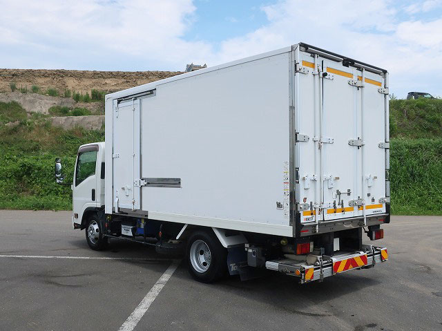 中古トラック いすゞ冷凍バン ＃4