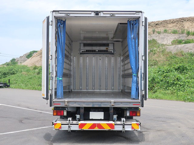 中古トラック いすゞ冷凍バン ＃5