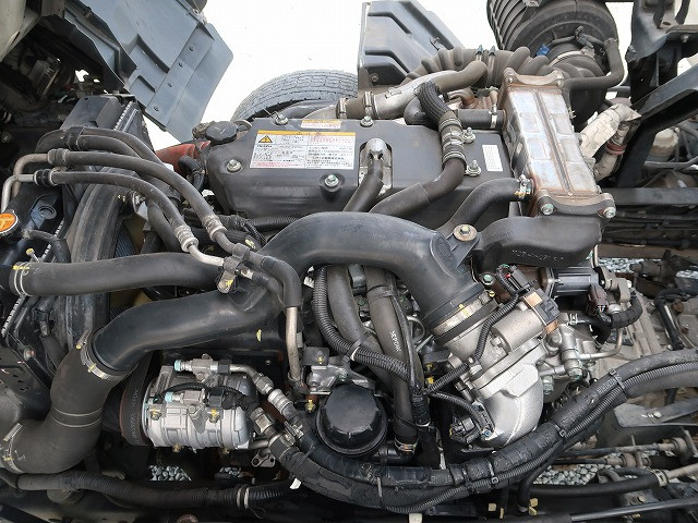 中古トラック いすゞ冷凍バン ＃11