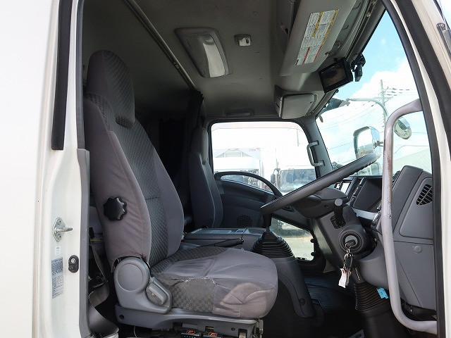 中古トラック いすゞ冷凍バン ＃13