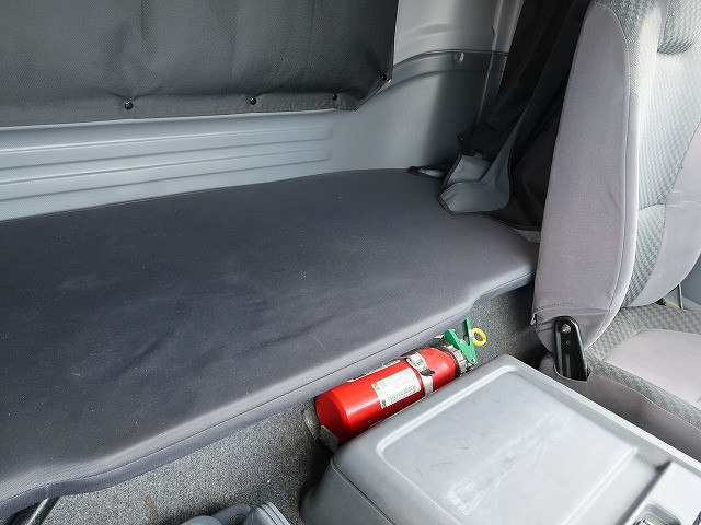 中古トラック いすゞ冷凍バン #23