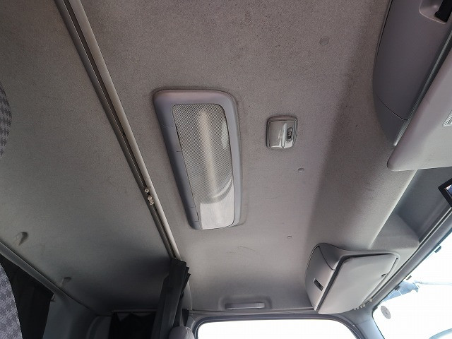 中古トラック いすゞ冷凍バン #24