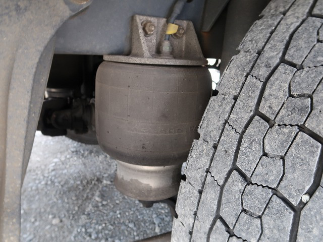 中古トラック いすゞ冷凍バン ＃10