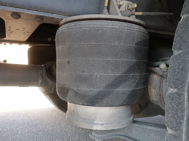 中古トラック いすゞ冷凍バン ＃11