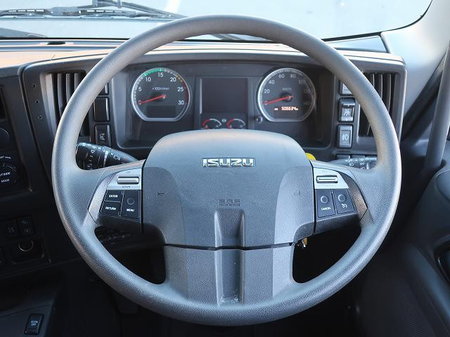 中古トラック いすゞ冷凍バン ＃16