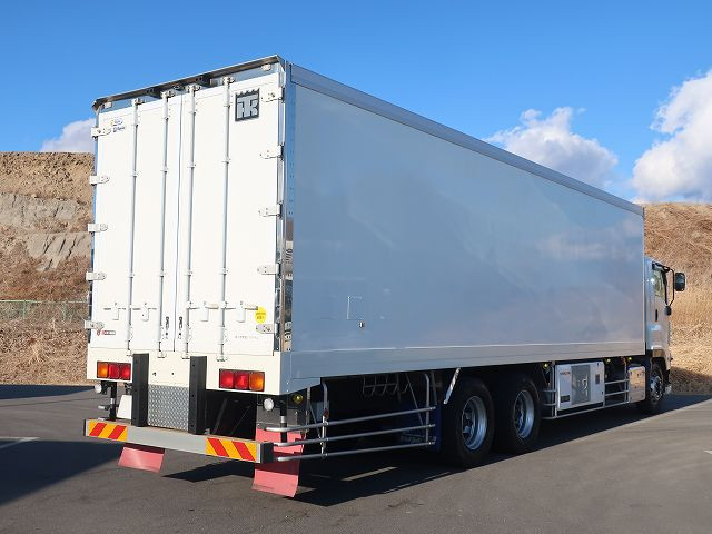 中古トラック いすゞ冷凍バン ＃3