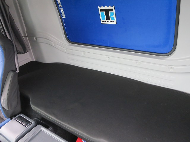 中古トラック いすゞ冷凍バン ＃23