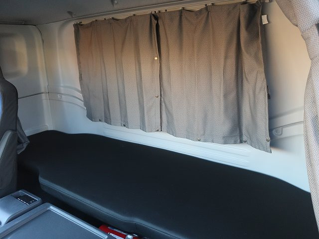 中古トラック いすゞ冷凍バン ＃24