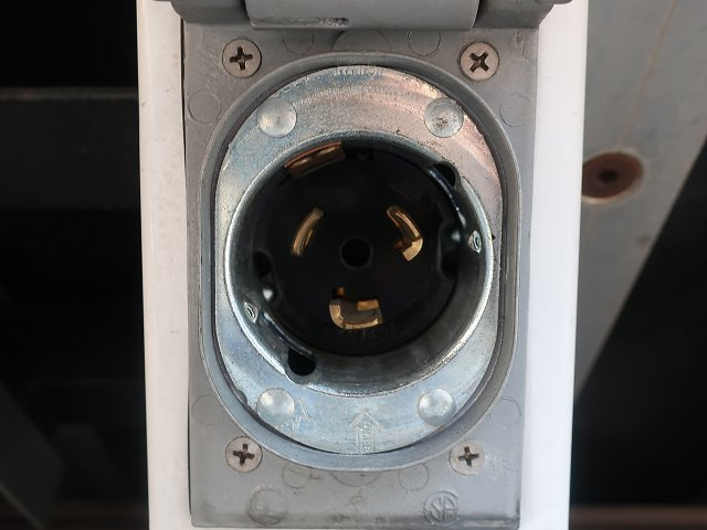 中古トラック いすゞ冷凍バン ＃8