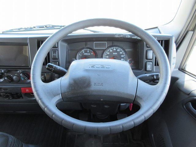 中古トラック いすゞ冷凍バン ＃15