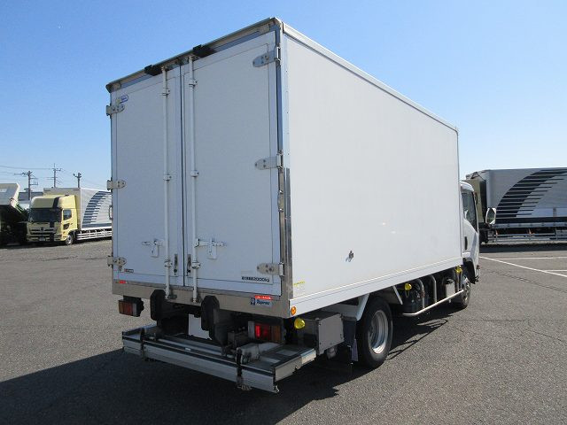 中古トラック いすゞ冷凍バン ＃3