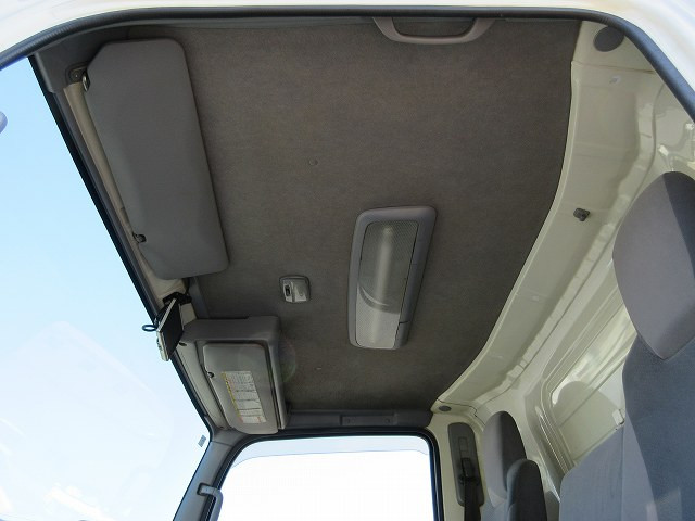 中古トラック いすゞ冷凍バン ＃24