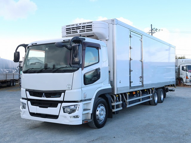 [Vehicles for lease rental only] 2018 Mitsubishi Fuso Super Great large refrigerated van, 2 differentials, 3-axle low floor, storage PG, Topre-made -30 degree setting, left side door, standby, 4-row jolder, 394 horsepower