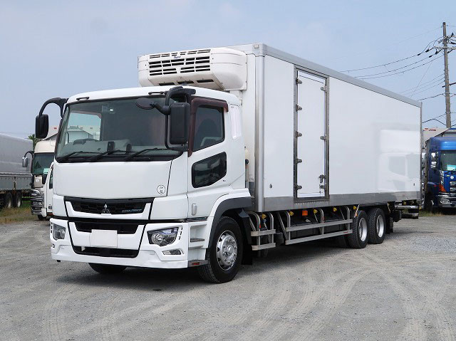 [Vehicles for lease rental only] 2018 Mitsubishi Fuso Super Great large refrigerated van, 2 differentials, 3-axle low floor, storage PG, Topre-made -30 degree setting, left side door, 4-row jolder, 394 horsepower