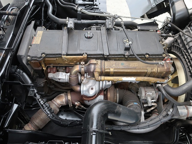 中古トラック 三菱ふそう冷凍バン ＃13