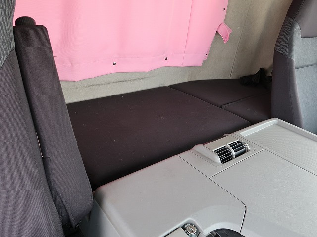 中古トラック 三菱ふそう冷凍バン ＃23