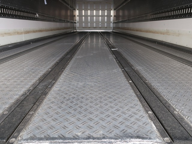 中古トラック 三菱ふそう冷凍バン ＃8