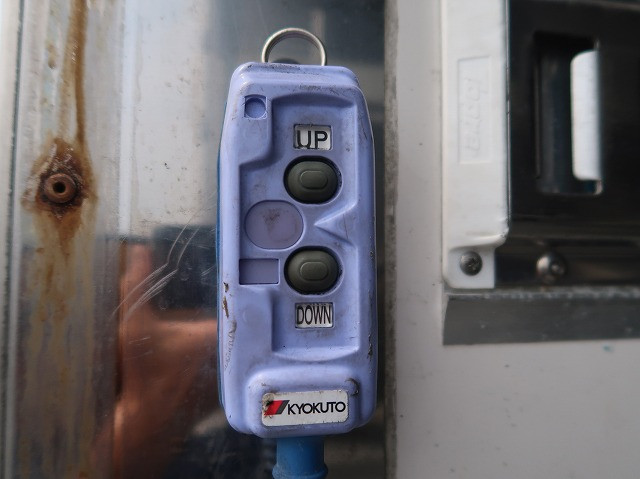 中古トラック 三菱ふそう冷凍バン ＃9