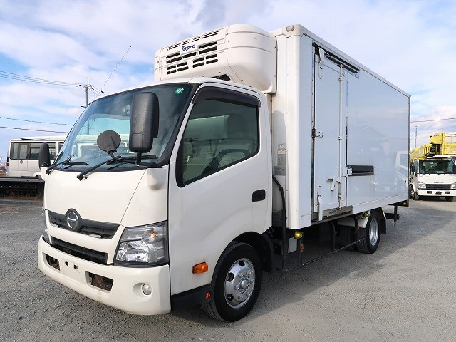 2017 Hino Dutro 3t refrigerated van, wide and long, made by Topre, -30 degree setting, 2-layer standby, cold storage curtain, left sliding door, 2-stage lashing rail, 150 horsepower [medium-sized license required *excluding 5t limited]