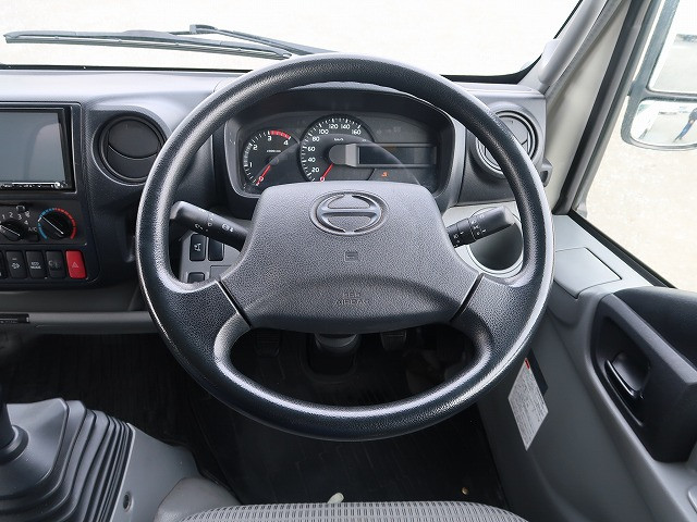 中古トラック 日野冷凍バン ＃16