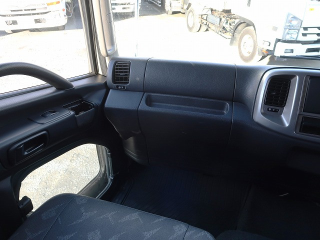 中古トラック 日野冷凍バン ＃16