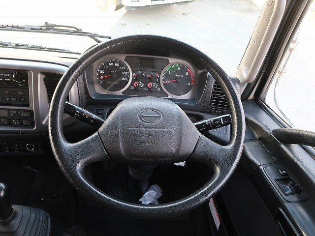 中古トラック 日野冷凍バン ＃17