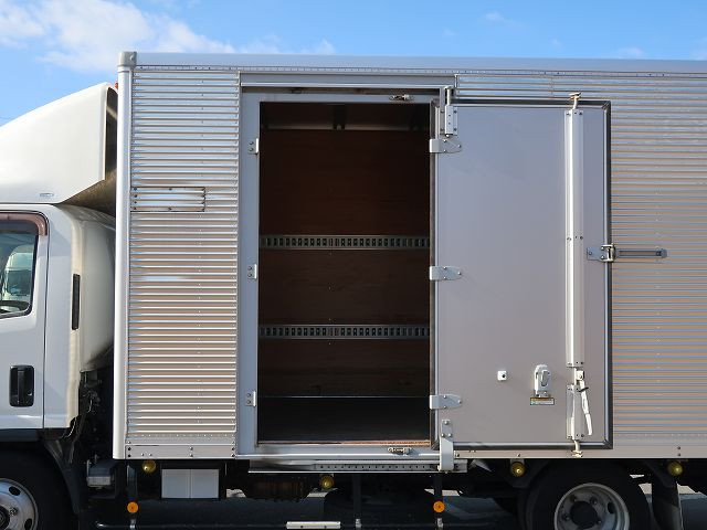 中古トラック いすゞアルミバン ＃7