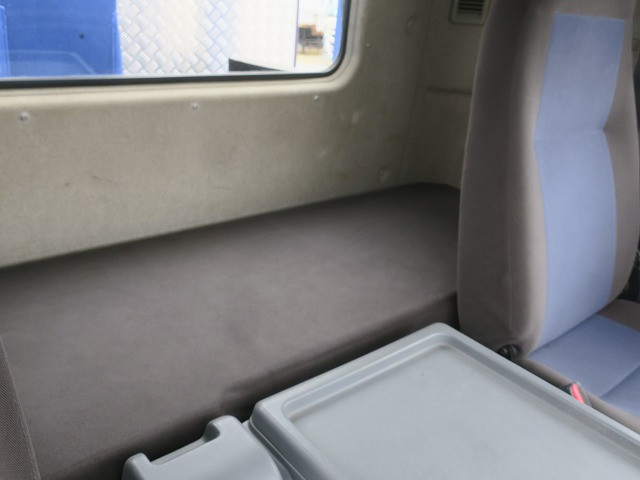 中古トラック 三菱ふそうクレーン付セルフローダー #23