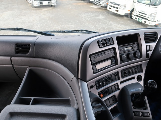 中古トラック UDトラックストラクタヘッド ＃16