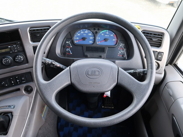 中古トラック UDトラックストラクタヘッド ＃17