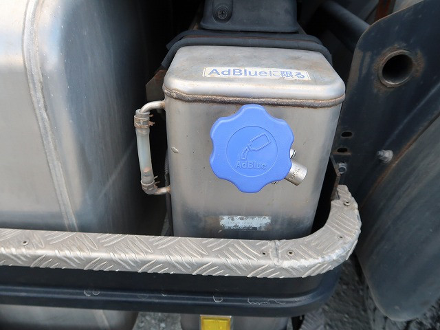 中古トラック UDトラックストラクタヘッド ＃11