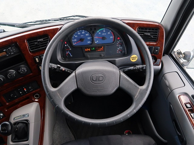 中古トラック UDトラックストラクタヘッド ＃15