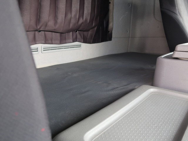 中古トラック UDトラックストラクタヘッド ＃23