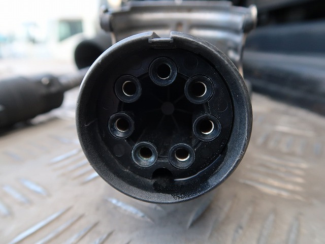 中古トラック UDトラックストラクタヘッド ＃8