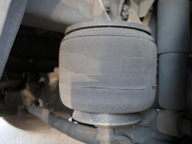 中古トラック いすゞ冷凍バン ＃12