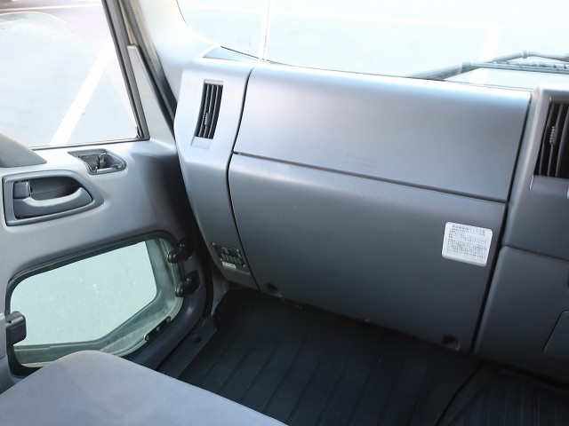 中古トラック いすゞ冷凍バン ＃15