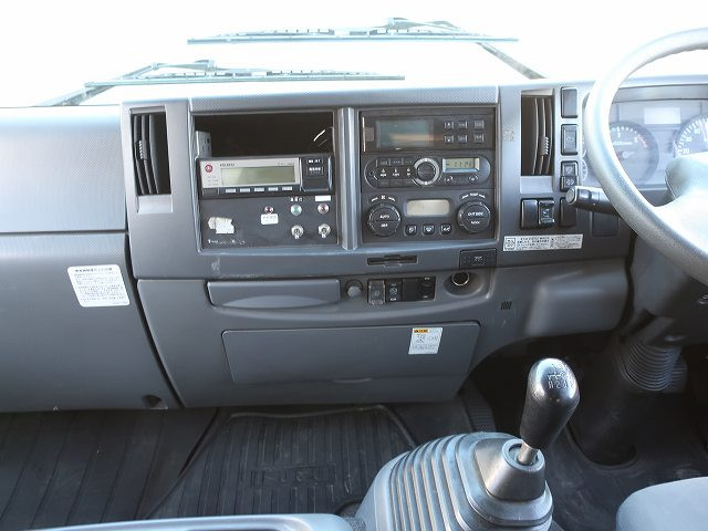 中古トラック いすゞ冷凍バン ＃16