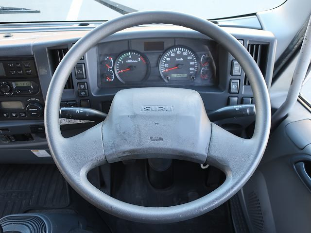 中古トラック いすゞ冷凍バン ＃17