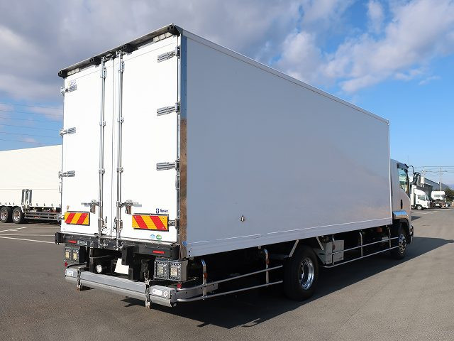 中古トラック いすゞ冷凍バン ＃3