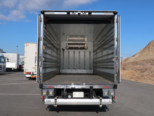 中古トラック いすゞ冷凍バン ＃5