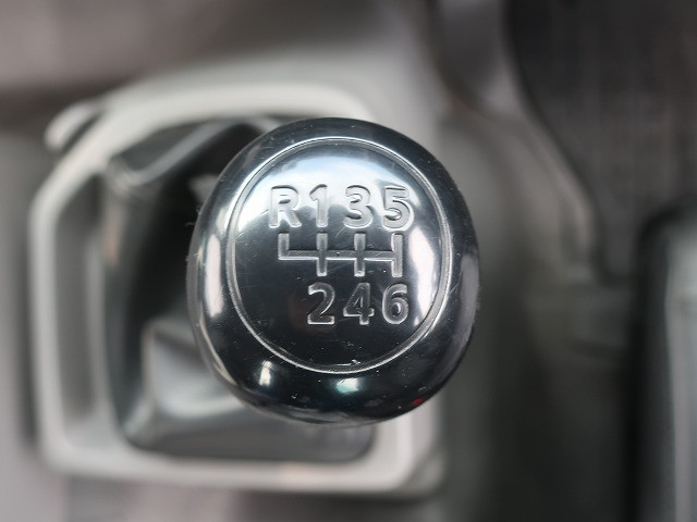 中古トラック UDトラックスコンクリートミキサー車 ＃18